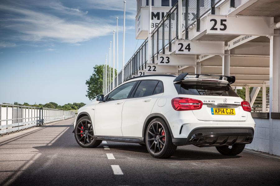  Mercedes-Benz GLA45 AMG 2014 года  (UK) (фото 9 из 23)